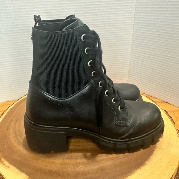 Steve Madden Shoes - Steve Madden Womens 7M  Chunky Zanet Black Lug Sole Combat Made In Brazil